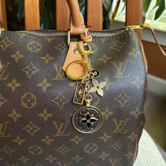 RUSTIC CLOVER BAG CHARM, Brown Black and Gold Tone Charms - Picture 2 of 7